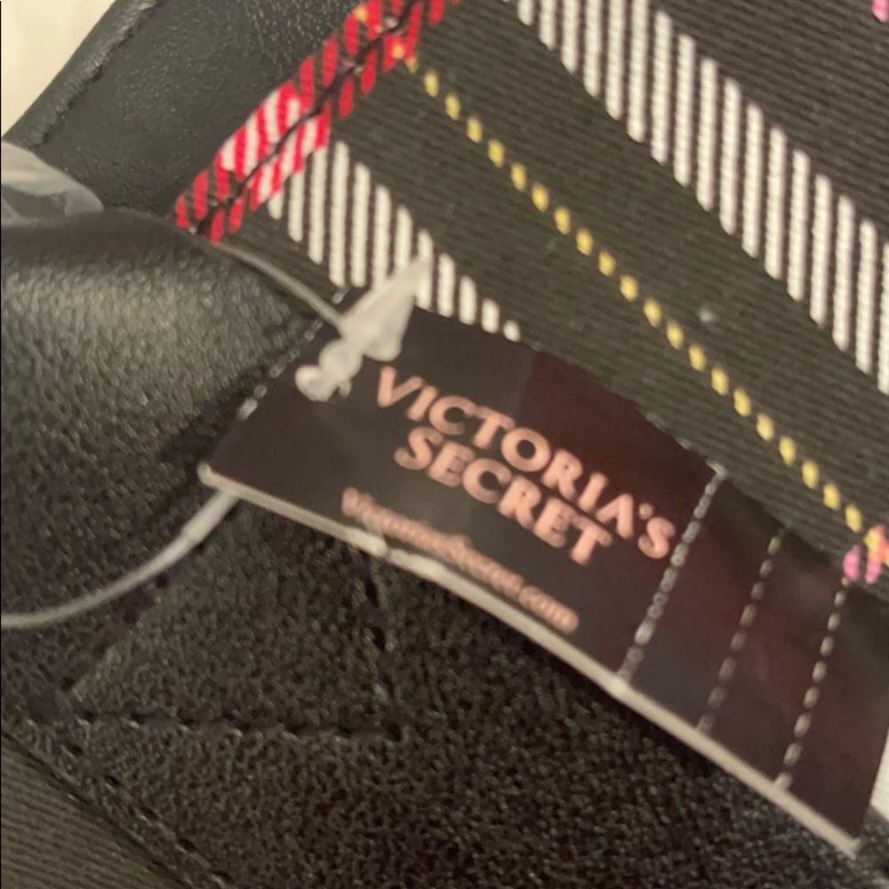 VICTORIA’S SECRET TOTE BAG RED BLACK PLAID NWT - Picture 9 of 9